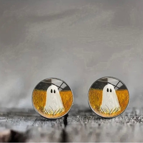 BNWT Halloween ghost stud  earrings - Picture 3 of 3